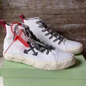 Off-White c/o Virgil Abloh Men’s Mid Top Sneaker